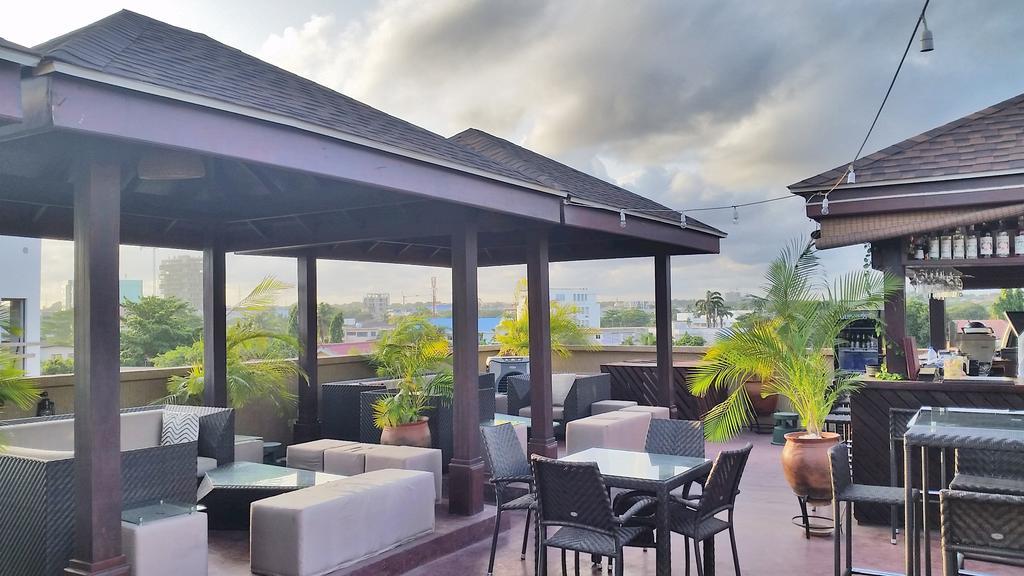 Tropical Enclave Hotel Acra Exterior foto